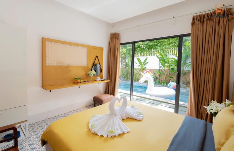 Bed, Photo of the whole room, Bedroom, Pool view, Swimming pool, towels