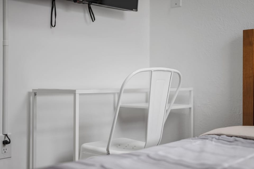 Bloomfield Pittsburgh G Cozy and Bright Private Bedroom, Shared Bathroom, with Free Parking Vacation rental in Pittsburgh