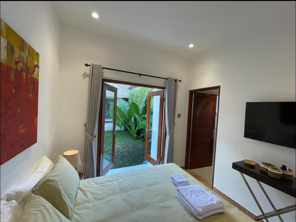 Three Bedrooms Elegant Home The White Door Villa Villa in Denpasar