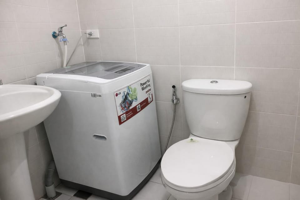 Toilet, Bathroom, washing machine