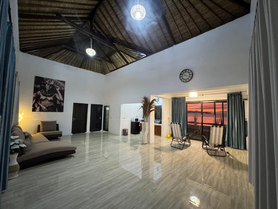 Sasak House Private Beachfront Home Villa in Central Sekotong