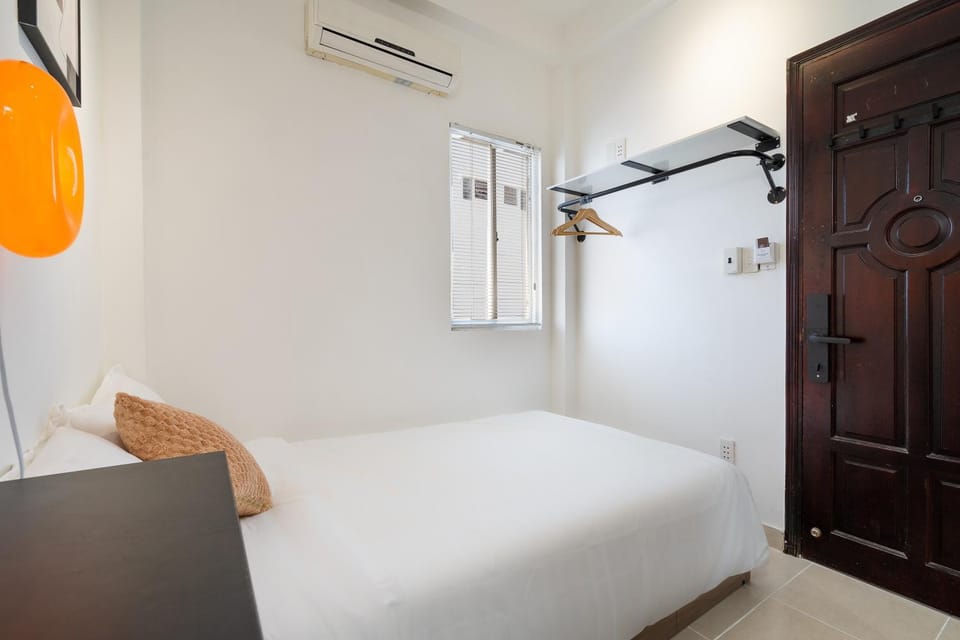 Bed, Bedroom, air conditioner