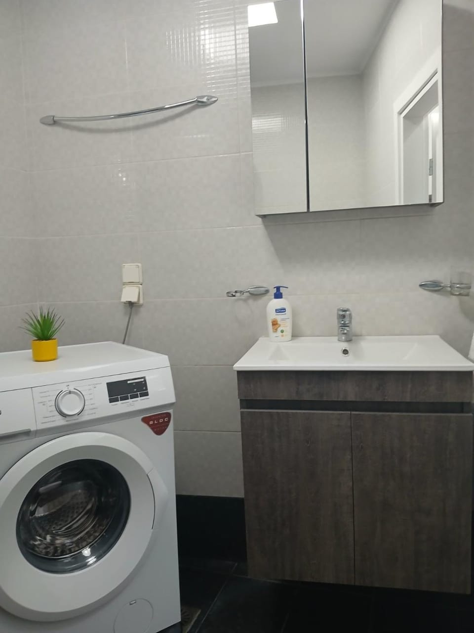 Bathroom, washing machine