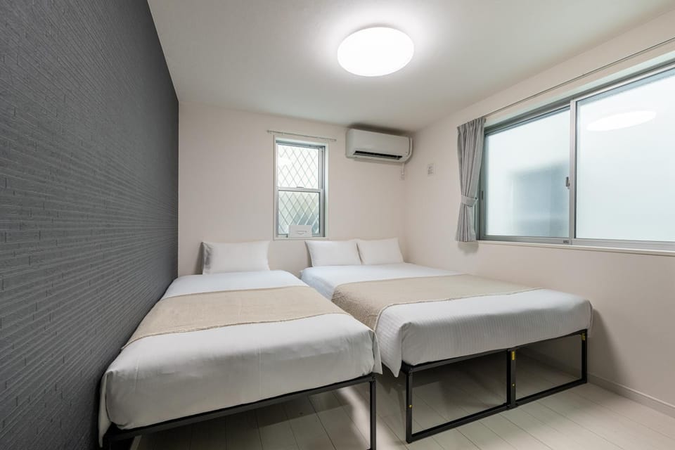 -Okubo 2chome hosuse- Conveniently located 10 min walk from Shin-Okubo Station and 7 min walk from Higashi-Shinjuku Station Apartment in Shinjuku