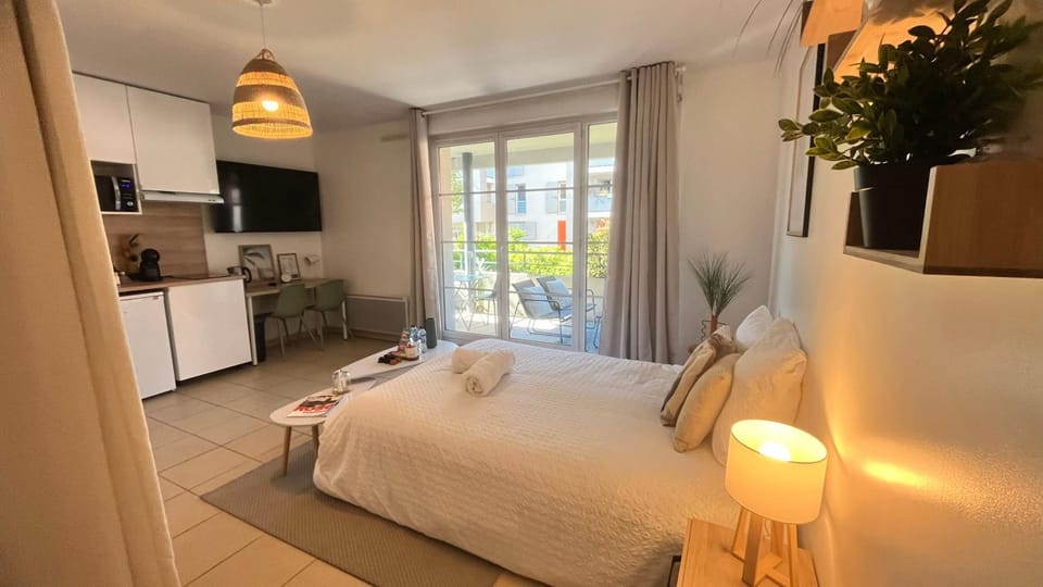 Studio Moderne avec Terrasse Apartment in Toulouse