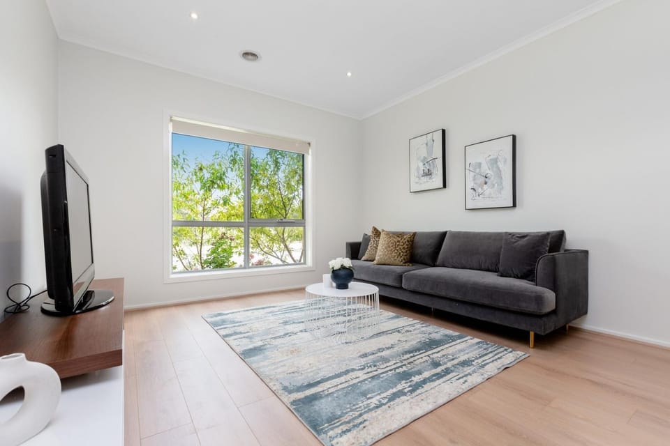3 bedroom Townhouse next to River East Melbourne House in Melbourne
