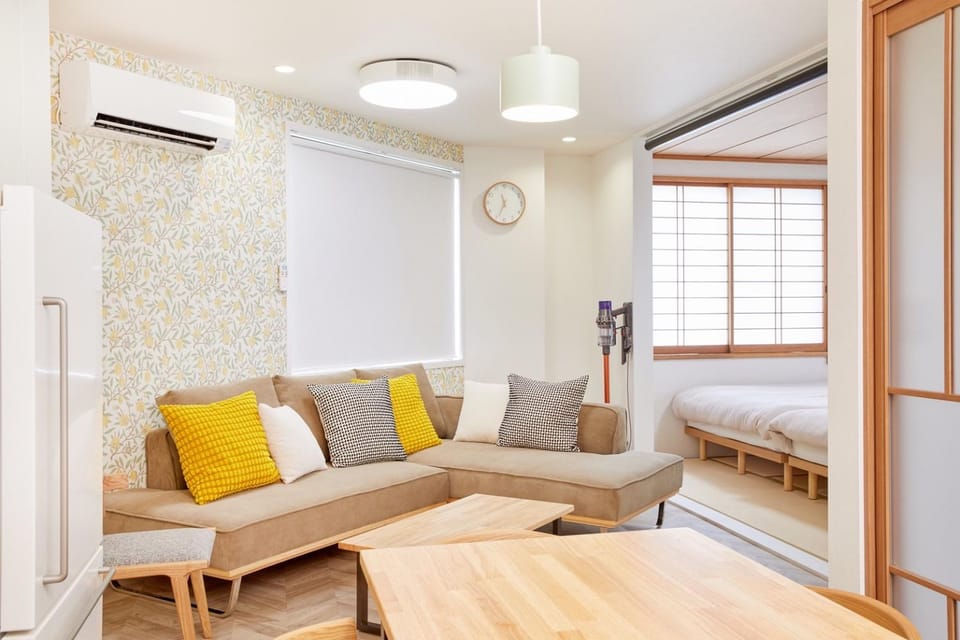 Living room, Photo of the whole room