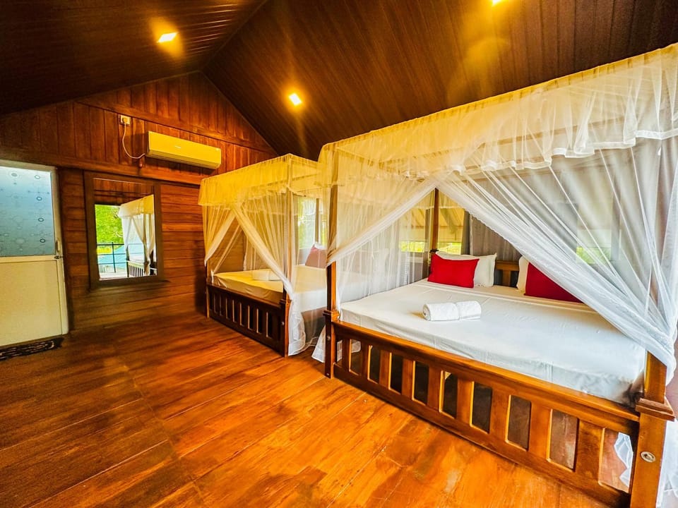 Bed, Kitchen or kitchenette, Photo of the whole room, Bedroom