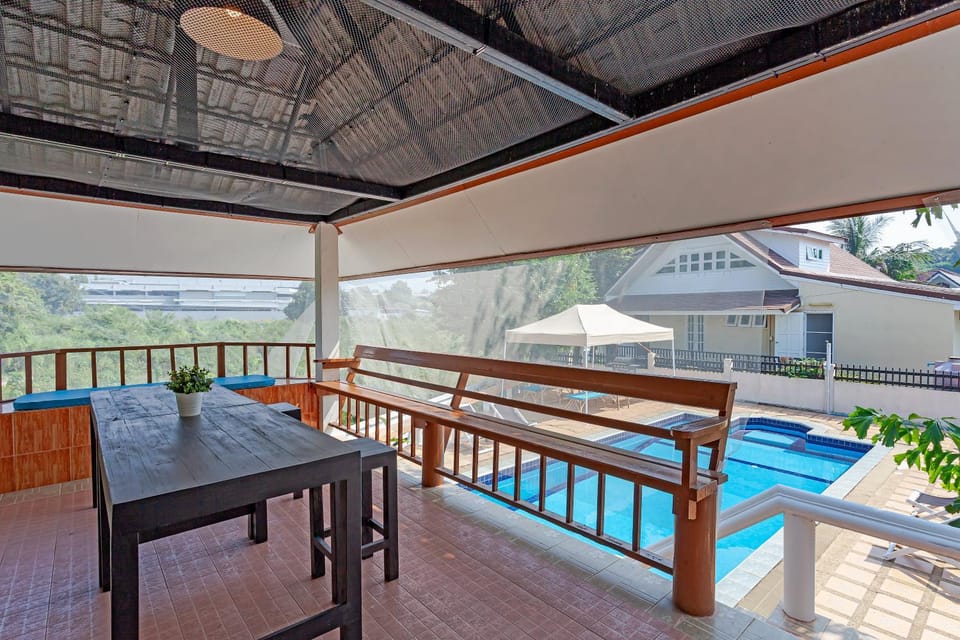 Day, Balcony/Terrace, Dining area, Pool view, Swimming pool