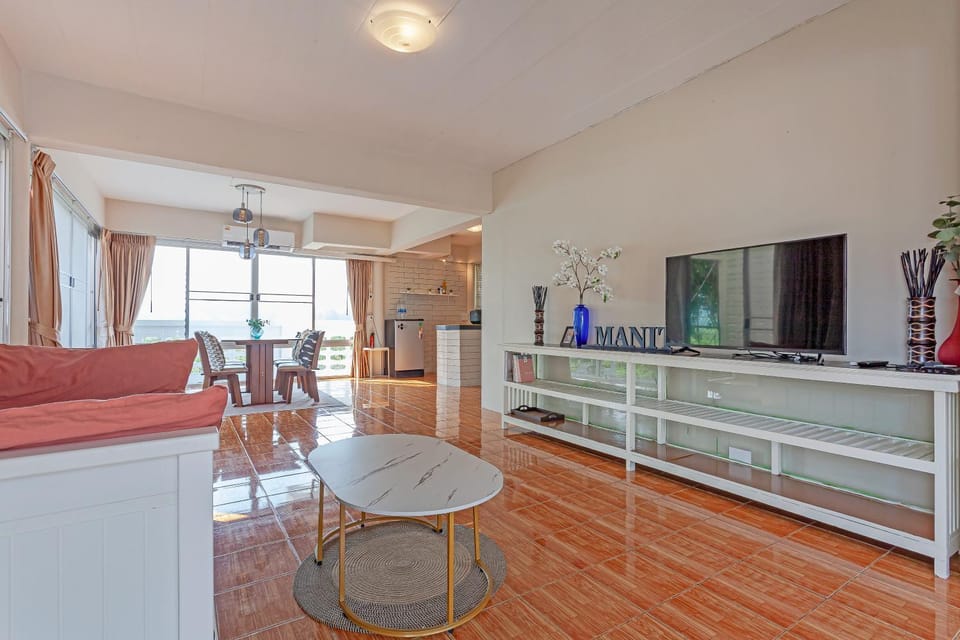 TV and multimedia, Living room, Seating area, Evening entertainment