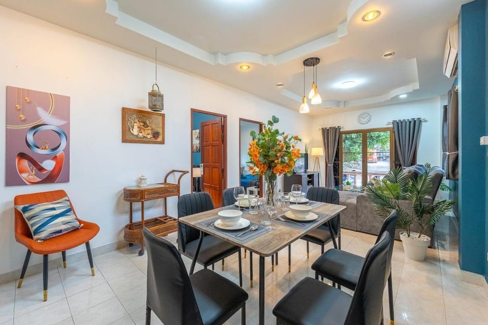 Serenity Holiday Villa 1 D Karon Beach House in Phuket
