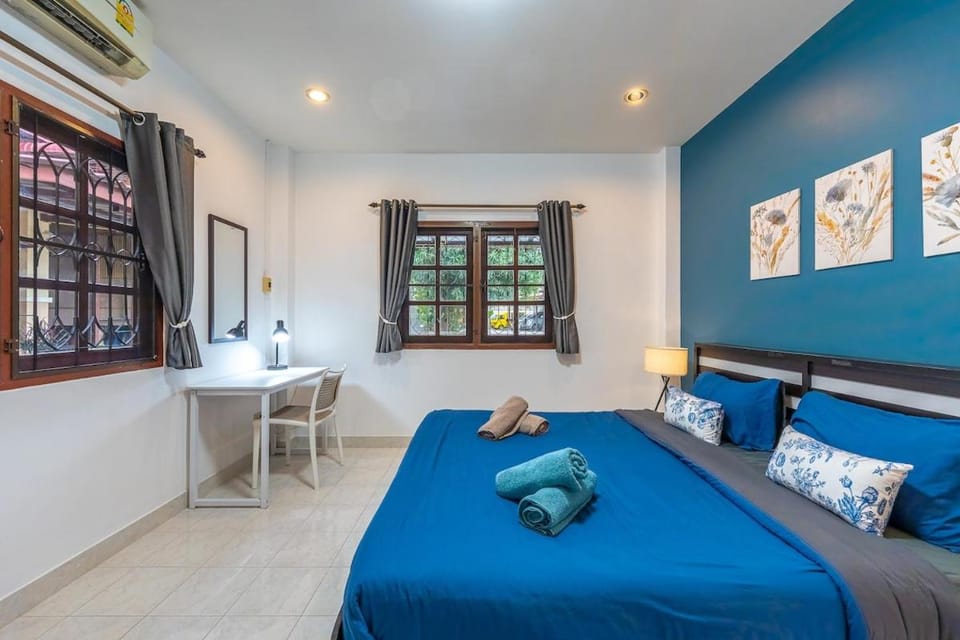 Serenity Holiday Villa 1 D Karon Beach House in Phuket