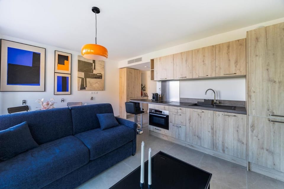 Living room, kitchen