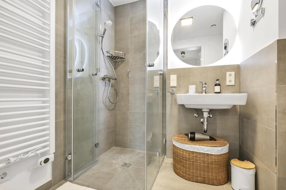 Shower, Bathroom, hair dryier