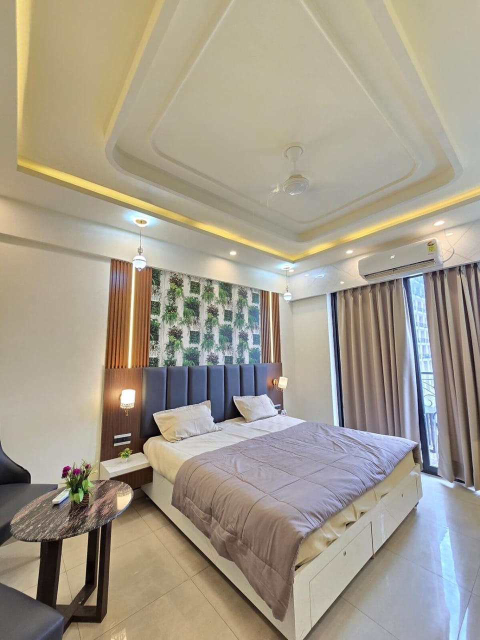 Private Room in Omaxe Hazratganj Lucknow Apartment in Lucknow