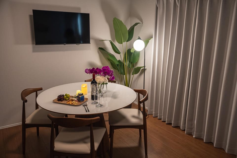 TV and multimedia, Living room, Dining area