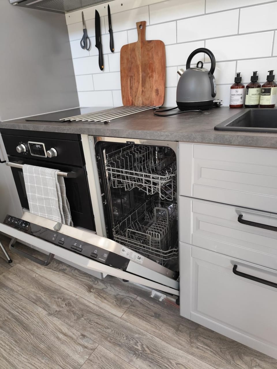 dishwasher, stove