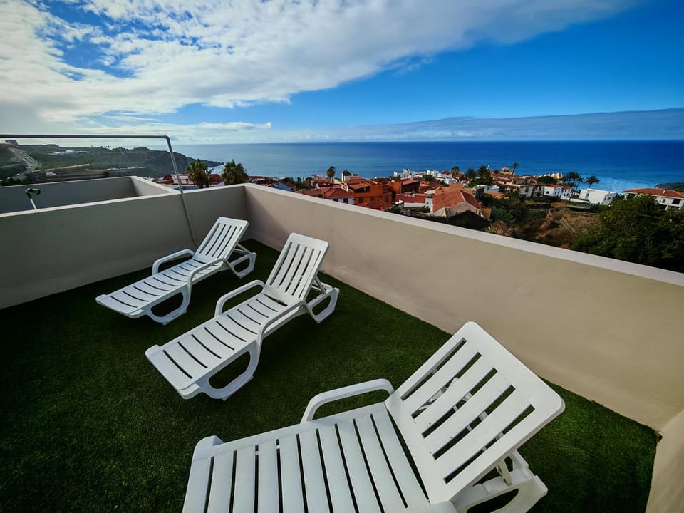 Natural landscape, Solarium, View (from property/room), Balcony/Terrace, Sea view, sunbed