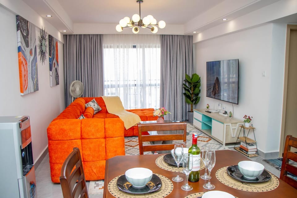TV and multimedia, Living room, Seating area, Dining area
