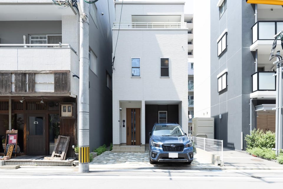 Property building, Day, Parking