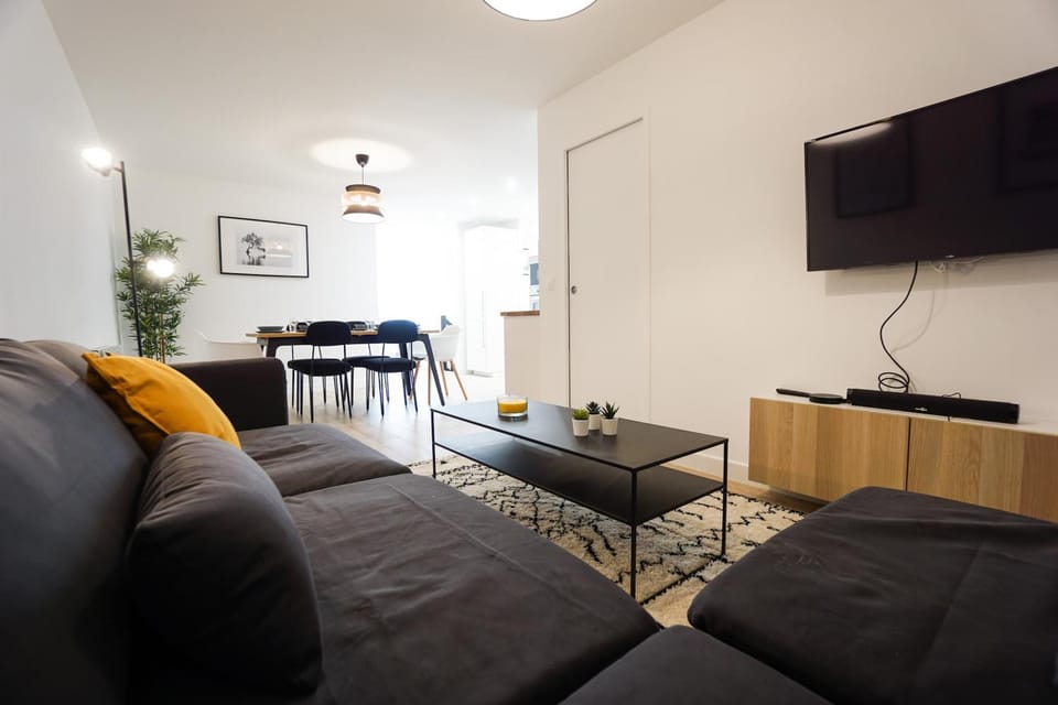 Spacious family duplex apartment - Eiffel Tower Apartment in Paris