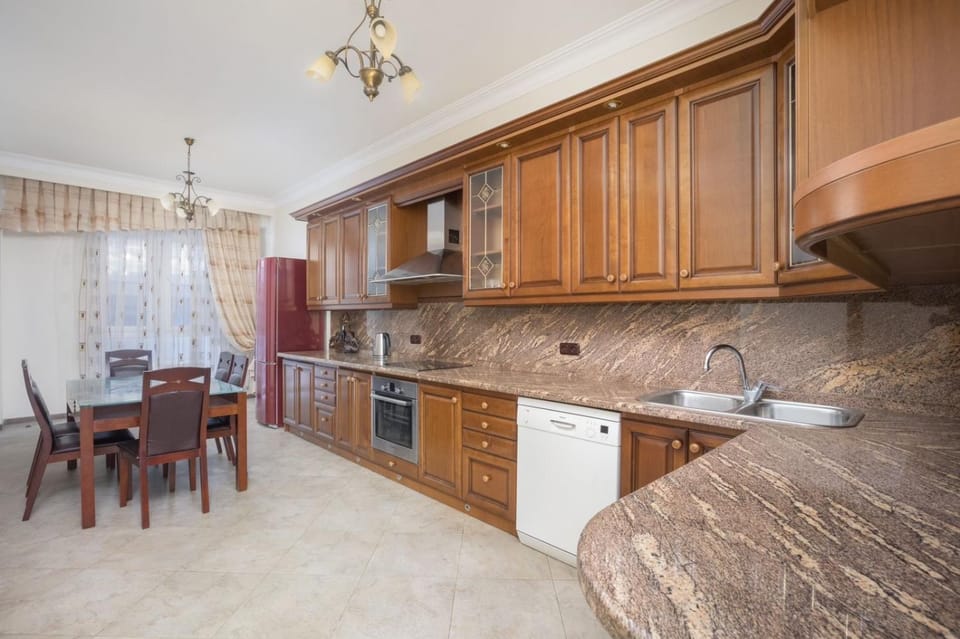 Kitchen or kitchenette, Dining area, dishwasher, oven, stove
