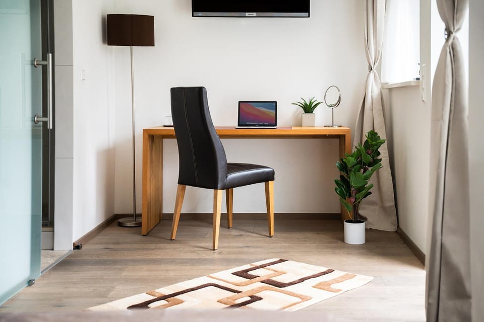 TV and multimedia, Seating area