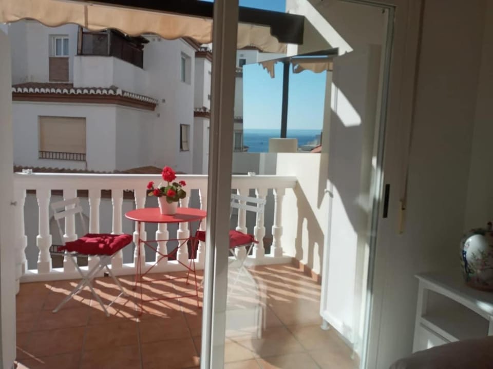 APARTAMENTO JUNTO AL MAR Con PARKING Apartment in La Herradura