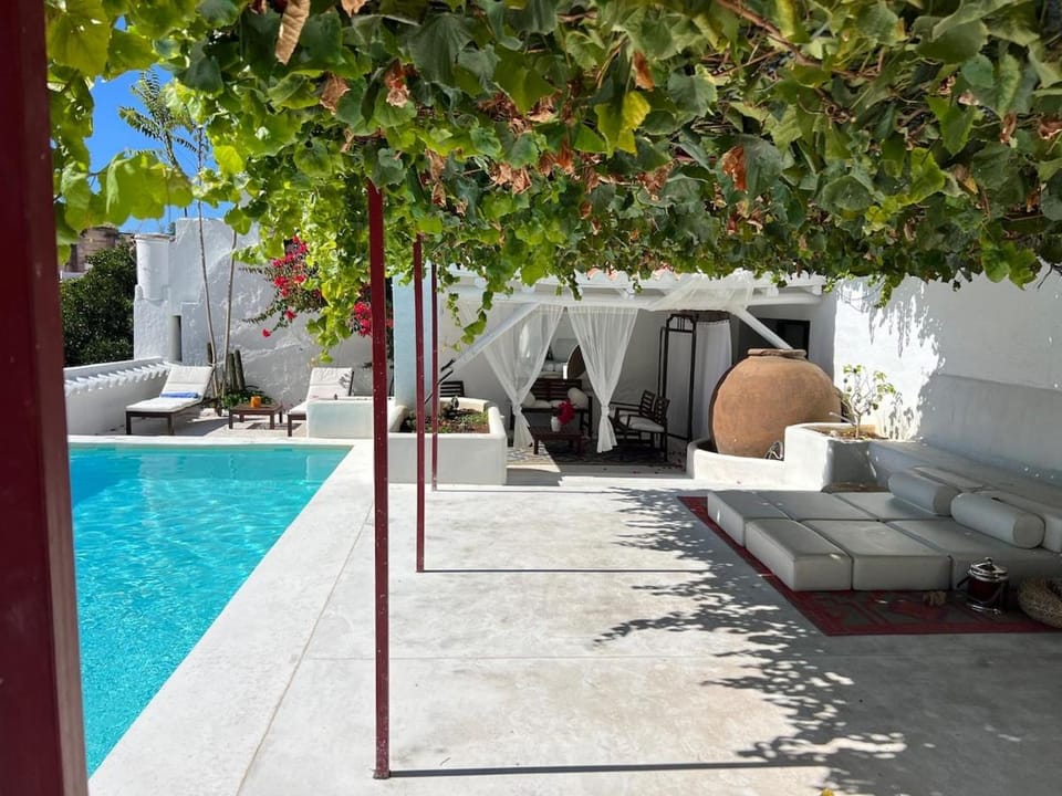 Balcony/Terrace, sunbed