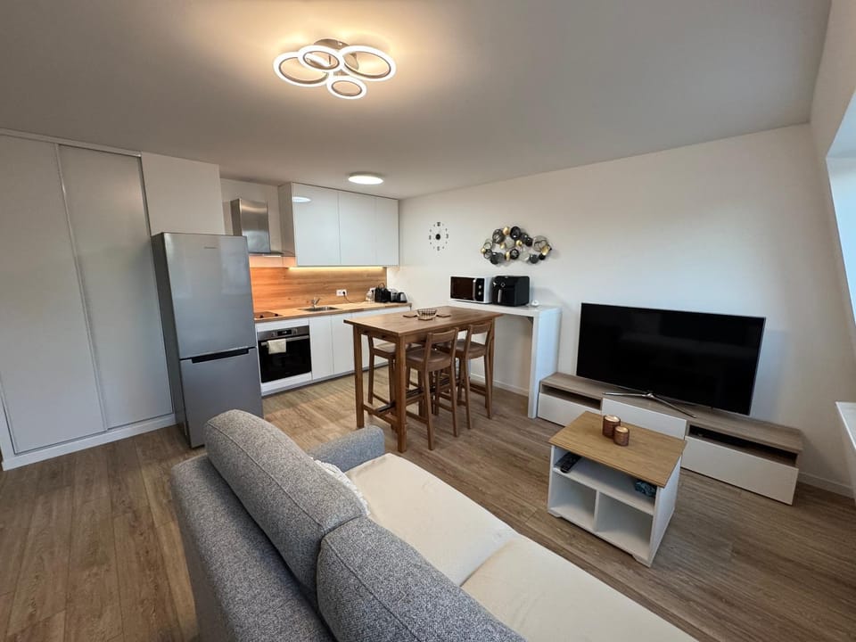 Communal lounge/ TV room, TV and multimedia, Living room