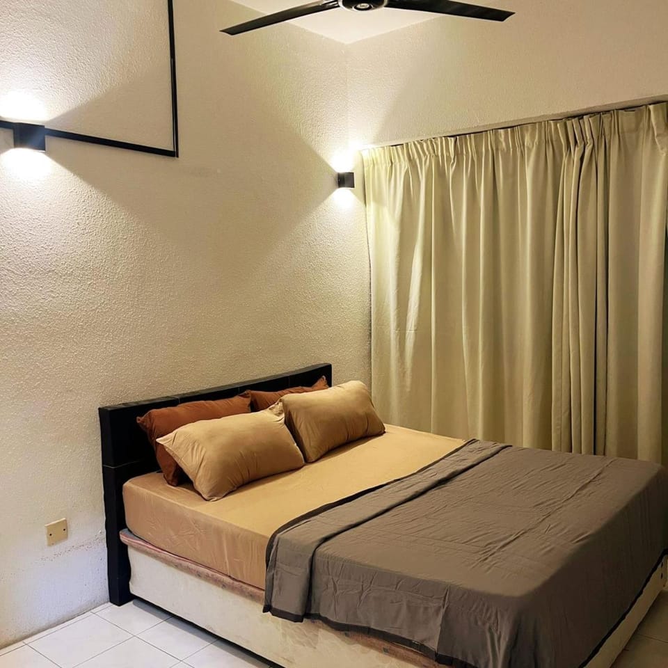 Bed, Photo of the whole room, Bedroom, air conditioner