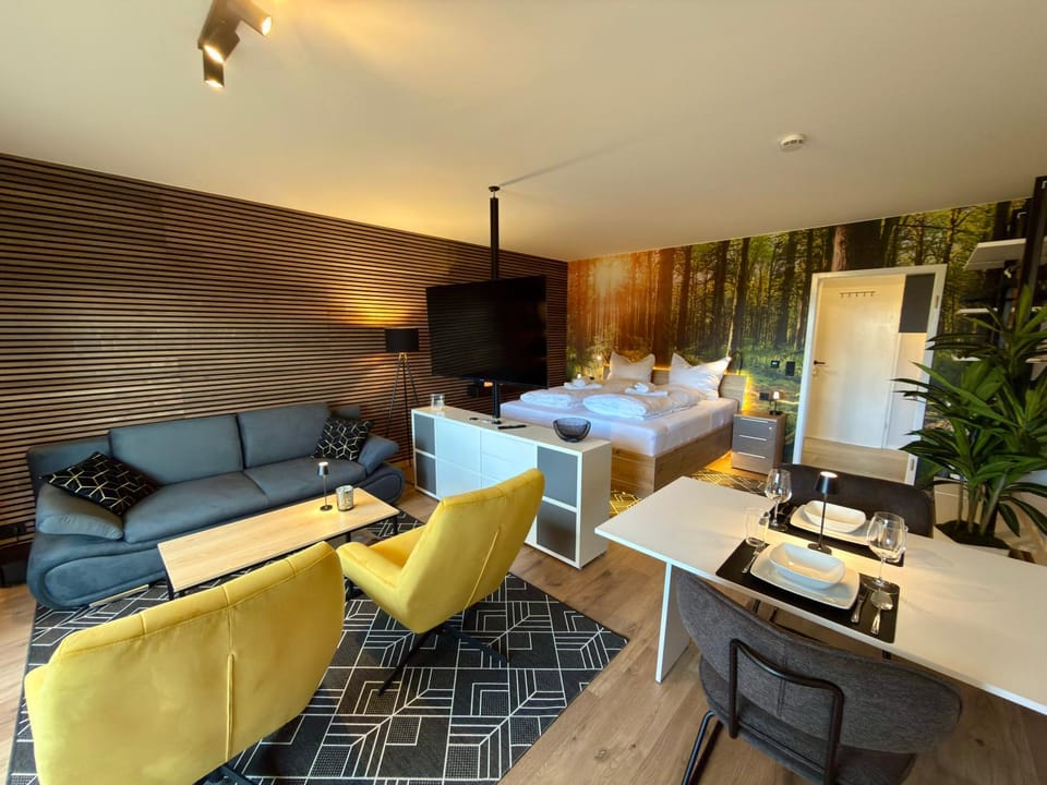 Bed, Living room, Photo of the whole room, Seating area, Dining area, Bedroom