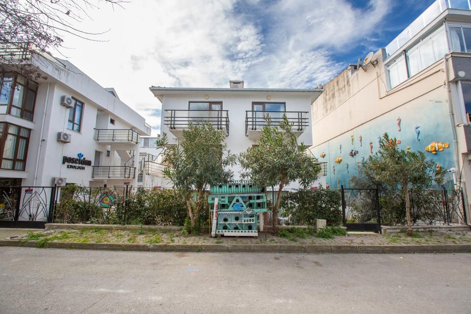 Property building, Street view