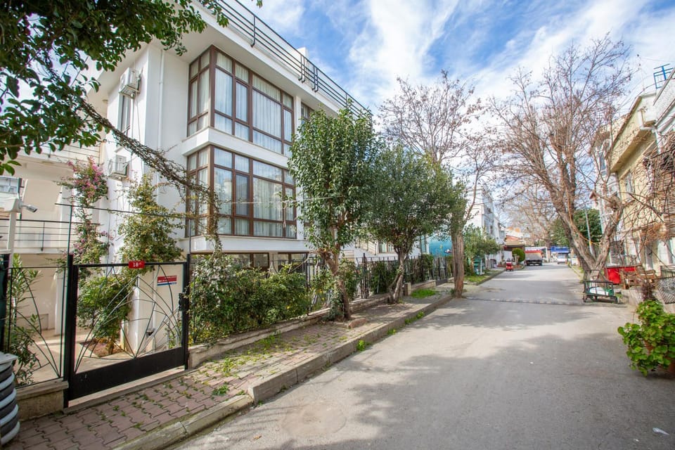 Property building, Street view