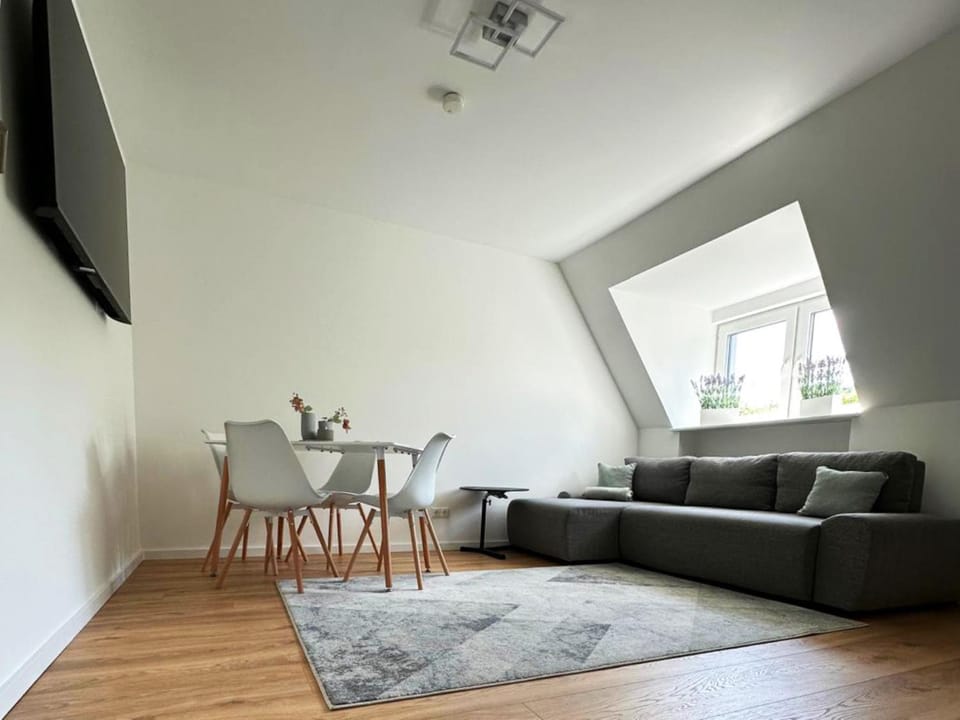 TV and multimedia, Living room, Dining area