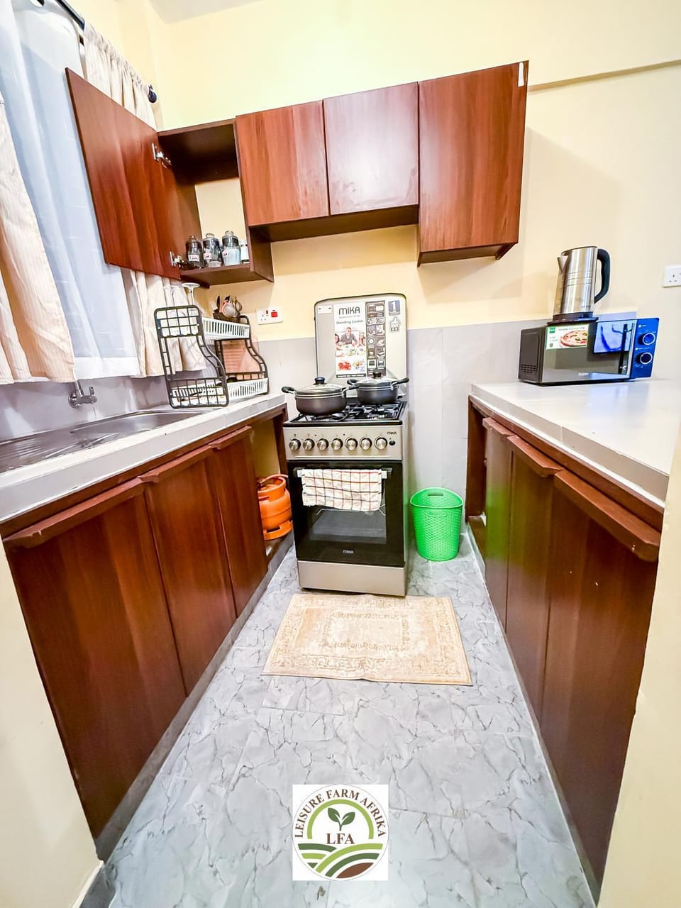Kitchen or kitchenette