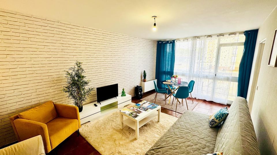 TV and multimedia, Living room, Dining area