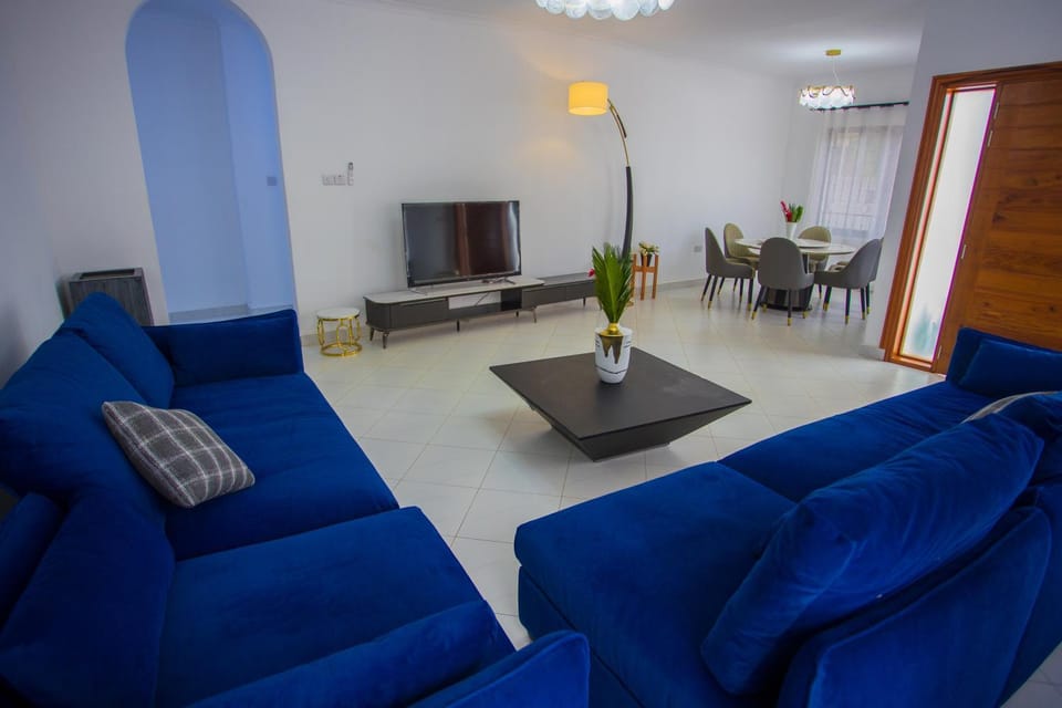 Communal lounge/ TV room, TV and multimedia, Seating area