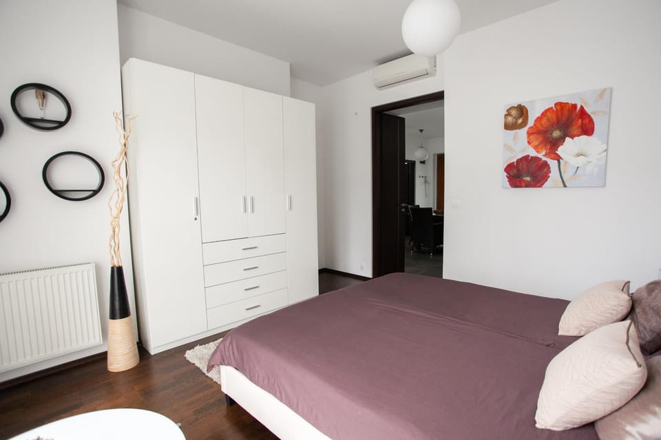 Bed, Photo of the whole room, Bedroom, wardrobe