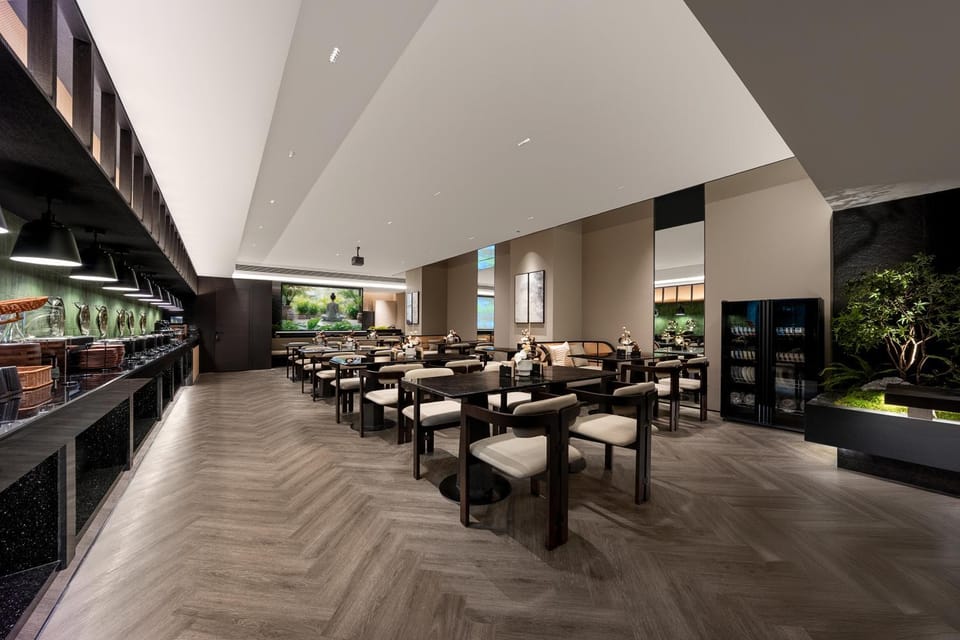 Restaurant/places to eat, Buffet breakfast