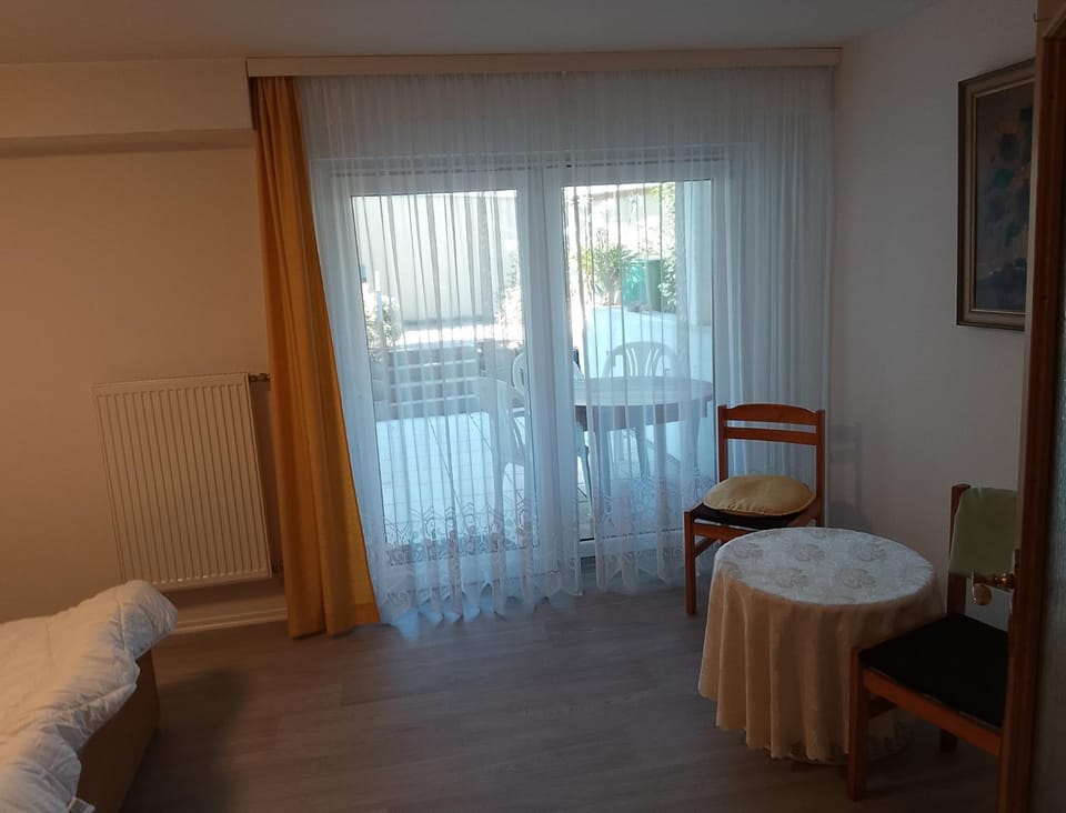 Living room, Photo of the whole room