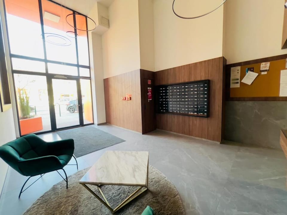 Karzo Property LU 209 Free Garage Apartment in Budapest