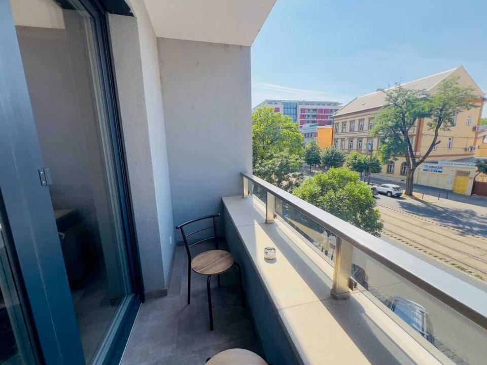 Karzo Property LU 209 Free Garage Apartment in Budapest