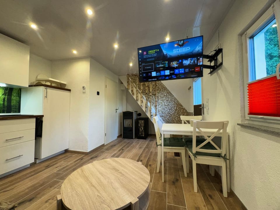 TV and multimedia, Kitchen or kitchenette, Living room, Dining area