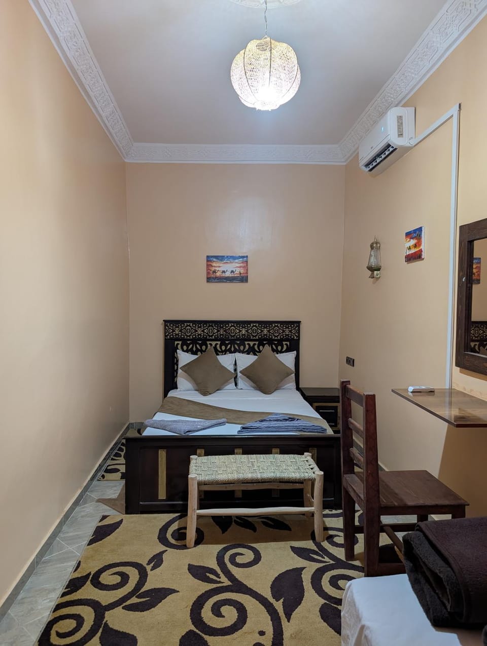 Bedroom, air conditioner