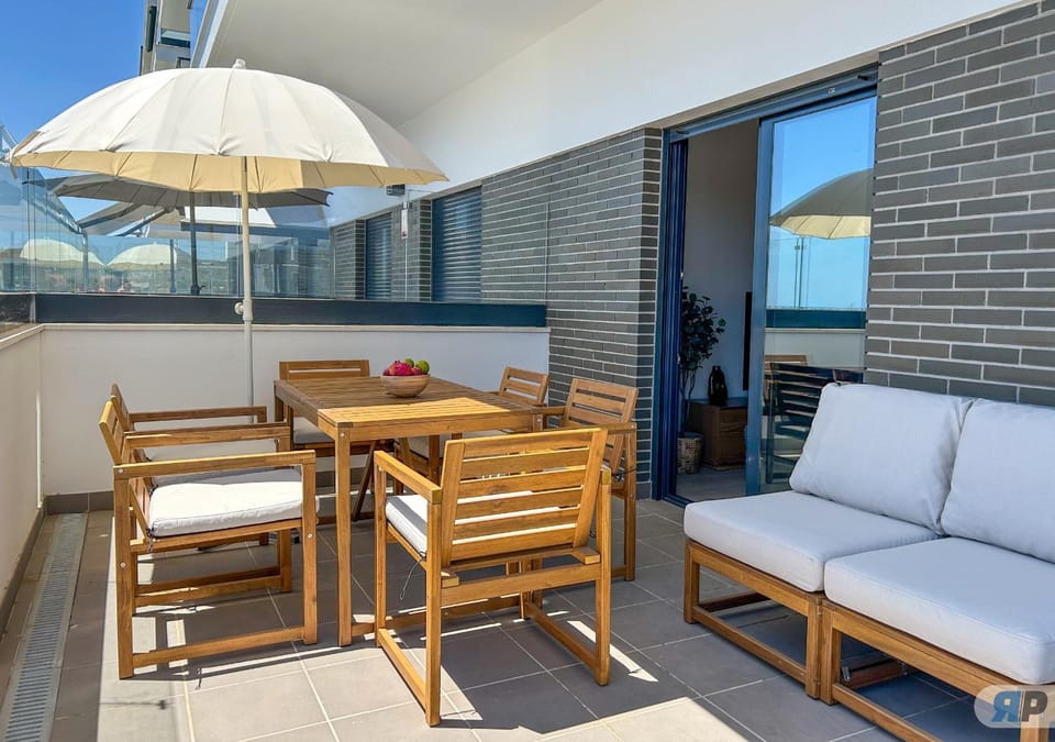 View (from property/room), Balcony/Terrace, Seating area