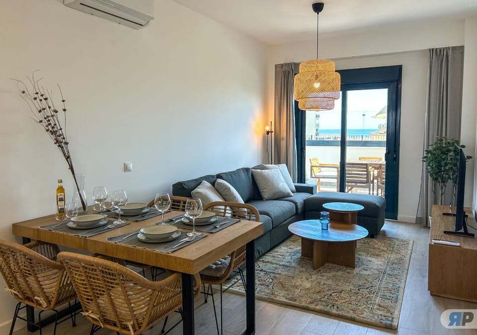 Living room, Seating area, Dining area, air conditioner