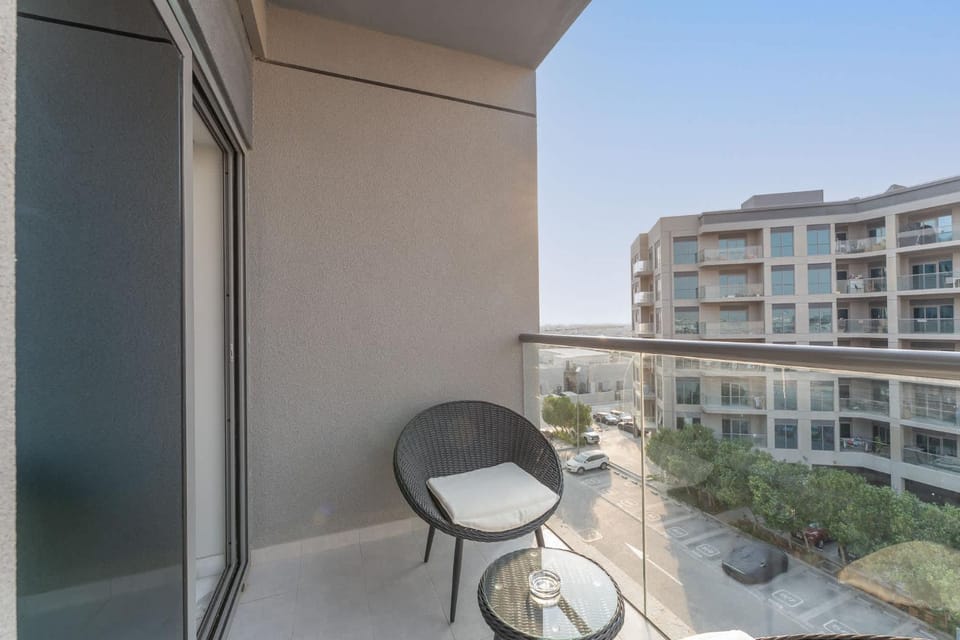 Free housekeeping visits during your stay - StayShort - Dubai South apartment for 4 in a Great Location Apartment in Dubai