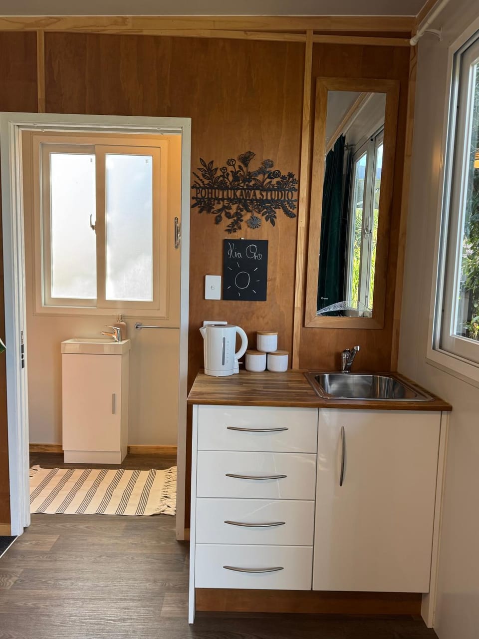 Pōhutukawa Studio Bed and Breakfast in Tauranga