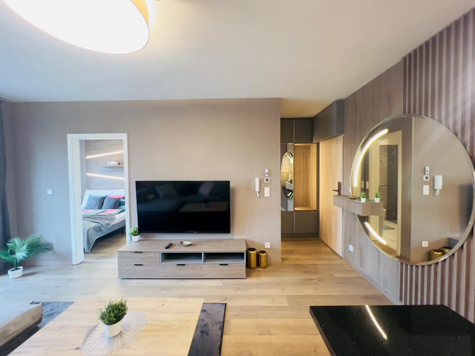 Karzo Property LU 210 Free Garage Apartment in Budapest